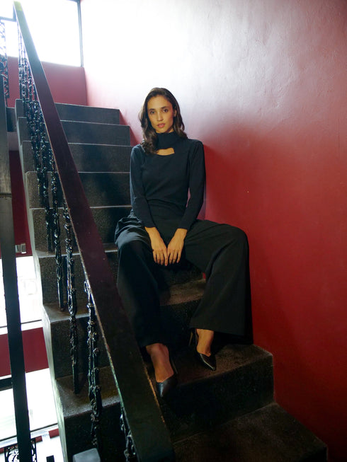 Cut-Out Highneck